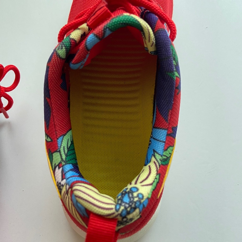 Nike Roshes - Picture 5 of 6